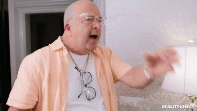 Blonde Mua's Facial Delight - veryfreeporn.com