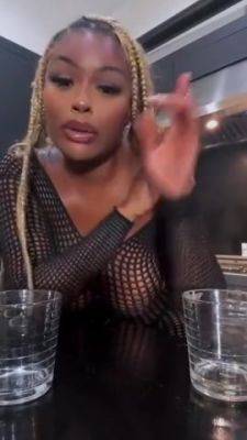 Ec See-thru - upornia.com