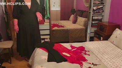 Papa Noel - Limpiadora Con Guantes De Goma Vestida De - hclips.com