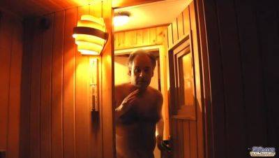 Erick and Taissia's Intimate Spa Encounter - veryfreeporn.com