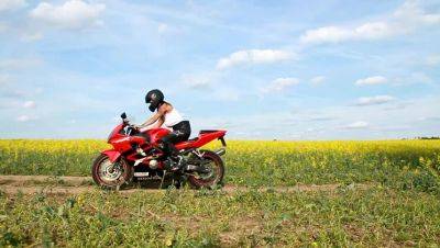 Lone Female Biker Riding Rebelde - veryfreeporn.com