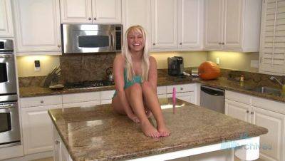 Blonde Krystal Shay Solo - veryfreeporn.com