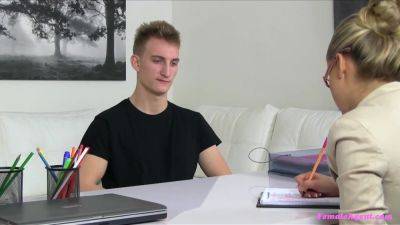 Steamy Stud Gives Agent A Cunnilingus - upornia.com