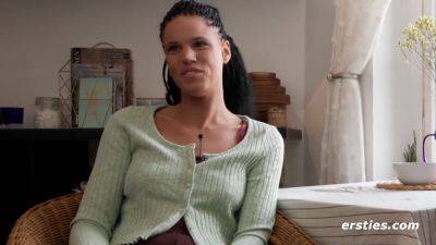 Tabea Fingert Ihre Freundin Cataleya Zum Hohepunkt - videomanysex.com