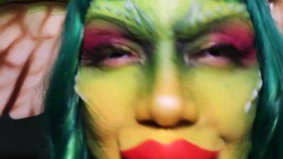 Little Puck - Monster Mommy Loves U - hclips.com