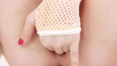 Kenzie Reeves - Petite Anal Acrobat - Kenzie Reeves - xxxfiles.com