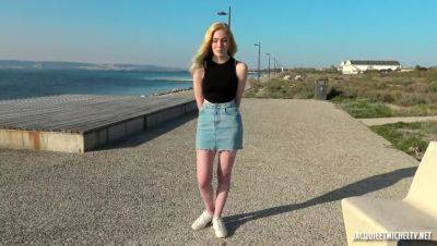 Charlotte, 19: Art School Coed & Anal Fan - porntry.com