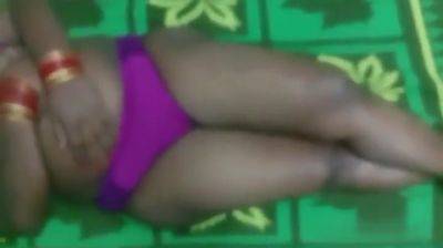 Wife Fingering Pussy Juice Flowing - desi-porntube.com