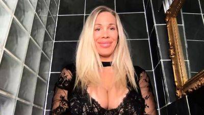 Big Boobed Blonde Masturbates With A Dildo In The Bathroom - drtuber.com