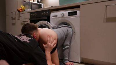 Fucking Stepsisters Ass While She Stucks In The Washing Machine - hclips.com