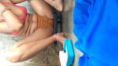 Alone Girl Niked Bath With Fingring - desi-porntube.com