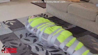 Cutie Waitress Kdnpd And Packgd Up For Quick Sale P2 - upornia.com