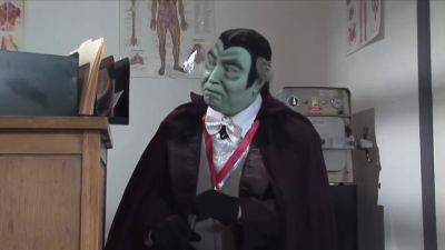 {this Ain T The Munsters Xxx} Cast: Sammie Rhodes - videooxxx.com