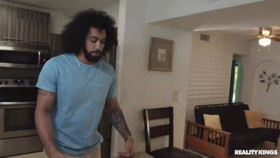 JC Wilds - JC Wilds: The Neighbor Nymphomaniac - porntry.com