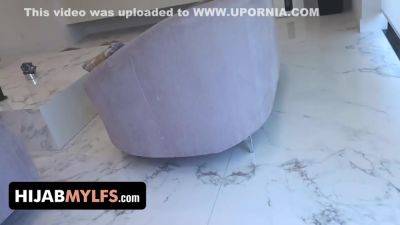 Big Dicks - Alexa Has Marital Issues & Her Husband Isnt Coming Home Soon. Luckily Is Here To Help - upornia.com