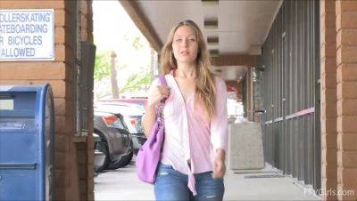 Brianna in Vibraking: Outdoor Blonde Public Fetish - veryfreeporn.com