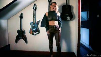 Loulou Petite - Kissed... Line Up Boys! - upornia.com