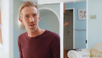 Personal Blonde Sex Aid: Rose Jones - veryfreeporn.com