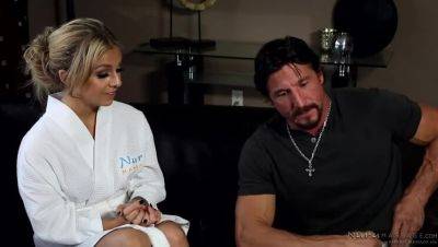 Madelyn Monroe - Tommy Gunn - My Girlfriend's Sister: Madelyn Monroe Gets a Facial - veryfreeporn.com