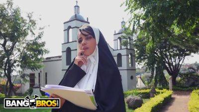 Yudi Pineda, the naughty nun, gets her ass smashed by priest in HD! - sexu.com - Colombia