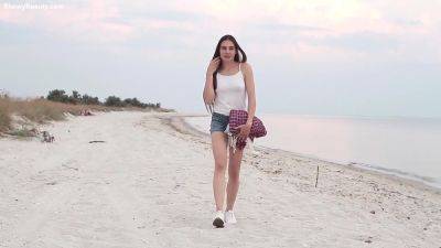 Teen Girl On The Beach Her Body - hclips.com