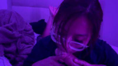 Adolescente Hace Una Mamada Descuidada - upornia.com