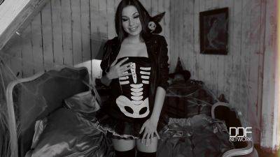 Horny Holiday - Pussy is her Halloween Treat - PornWorld - hotmovs.com