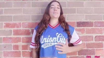 Brunette Layla's Fixie Fun - xxxfiles.com