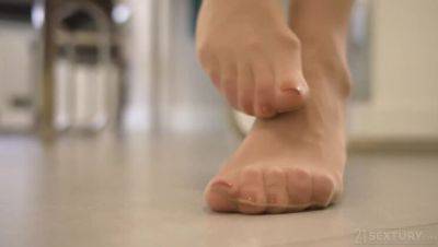 Sybil - Cum on Feet & Stockings - porntry.com