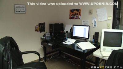 Amber Rayne - Amber Rayne In Earning A Pornstars Day Pay - upornia.com