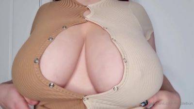 Great Big Boobs On Masturbating Redhead - hclips.com