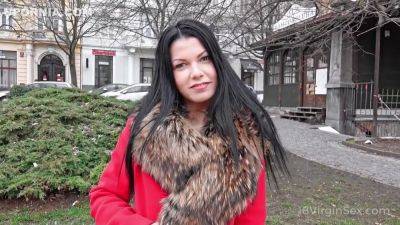 Small Tit Brunette Gives Blowjob To A Big Cock - upornia.com