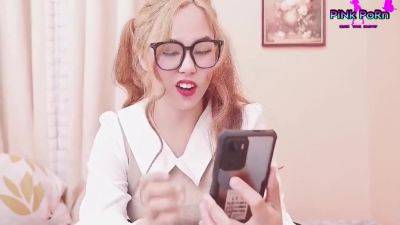 Someone Sneaking While Student Girl Talking To Her Boy Friend - upornia.com