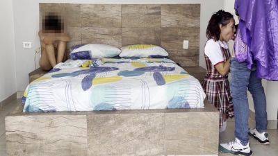 Electra Blowjob And Tobby Eel - Sacerdote Pervertido Entra A Un Motel Con Dos Estudiantes Se Fol Una Mientras La Otra Los Mira, Pinche Viejo Cochino 8 Min - hclips.com