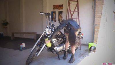 Salem: Unleashed - Extreme Solo - porntry.com