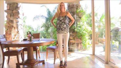 Solo Female Nudist: Emily's Legs Spread Wide - porntry.com