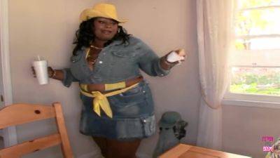 Her Job Interview Took A Turn When The Boss Decided To Fuck Her Tight Cunt - upornia.com