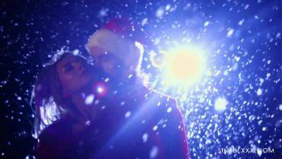 Veronica Leal - Veronica Leal In Letter To Santa - upornia.com