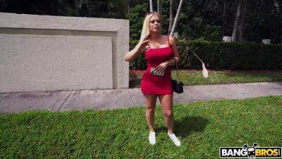 Dancing Lap with Blonde Paris Banks (Tattooed MILF) - xxxfiles.com