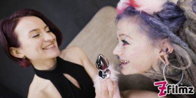 Anuskatzz dominates Tattoo Cat-girl with her strap-on in HD video - sexu.com
