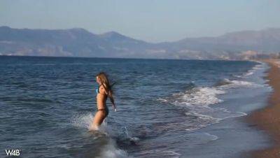 Maria - Maria's Outdoor Wave Caress - porntry.com