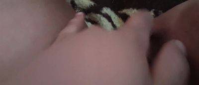 Tboni Skhon Kaysil Ta Brdo Li Bzbo Bghit Zab Kbir - desi-porntube.com