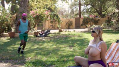 The Hoe Needs That Big Shaft - videooxxx.com