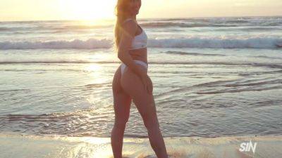 Alexis Crystal - Eveline Dellai - Social Media Stars Shares Nice Cock - Alexis Crystal And Eveline Dellai - upornia.com