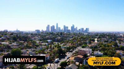 Jazmine Cruz's juicy tits get pounded by her Muslim neighbor in hijab - sexu.com