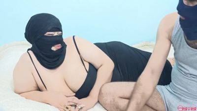 راني اضاجع جارتي وهددني تبا لي. شاهد ماذا فعلت العاهرة - hclips.com