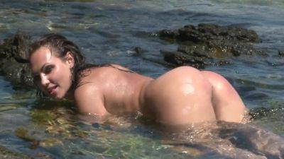 Claudia Just Wants Your Cock - videomanysex.com