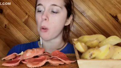 Asmr Mukbang Feederism Raviolis Rouge - hotmovs.com