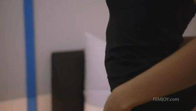 Solo Female Star Saves the Night with Clover - xxxfiles.com