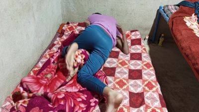 Jab Me Gar Me Aakeli Mere Gar Ke Sabhi Log Bahr Gaye The Me Aapne Room Me So Rhi Thi Thabhi Mera Chachere Bhi Aaya Our Mujhe - hclips.com